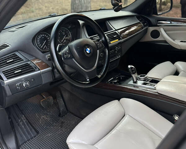 Серый БМВ Х5, объемом двигателя 2.98 л и пробегом 228 тыс. км за 16800 $, фото 6 на Automoto.ua