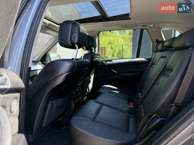 Серый БМВ Х5, объемом двигателя 3 л и пробегом 253 тыс. км за 15700 $, фото 62 на Automoto.ua