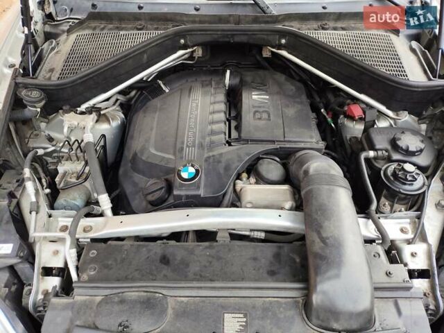Серый БМВ Х5, объемом двигателя 2.98 л и пробегом 267 тыс. км за 15000 $, фото 19 на Automoto.ua