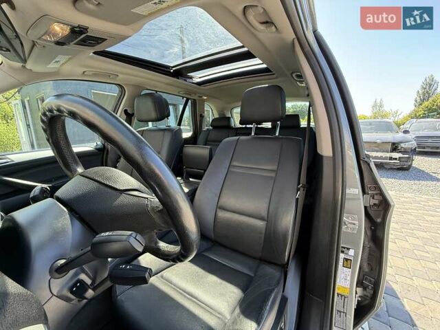 Серый БМВ Х5, объемом двигателя 3 л и пробегом 253 тыс. км за 15800 $, фото 62 на Automoto.ua