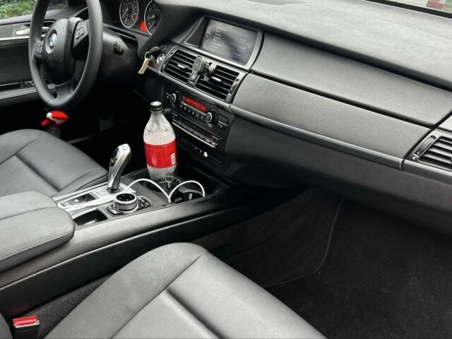 Серый БМВ Х5, объемом двигателя 3 л и пробегом 239 тыс. км за 13200 $, фото 6 на Automoto.ua
