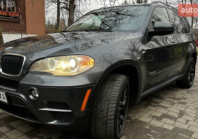 Серый БМВ Х5, объемом двигателя 2.98 л и пробегом 239 тыс. км за 12700 $, фото 3 на Automoto.ua