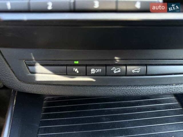 Серый БМВ Х5, объемом двигателя 3 л и пробегом 253 тыс. км за 15800 $, фото 31 на Automoto.ua