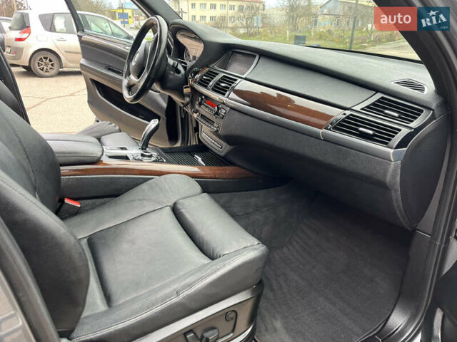 Серый БМВ Х5, объемом двигателя 3 л и пробегом 242 тыс. км за 18450 $, фото 19 на Automoto.ua