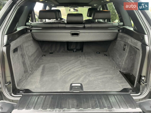 Серый БМВ Х5, объемом двигателя 3 л и пробегом 242 тыс. км за 18450 $, фото 30 на Automoto.ua