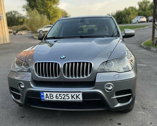 Серый БМВ Х5, объемом двигателя 3 л и пробегом 218 тыс. км за 18600 $, фото 2 на Automoto.ua