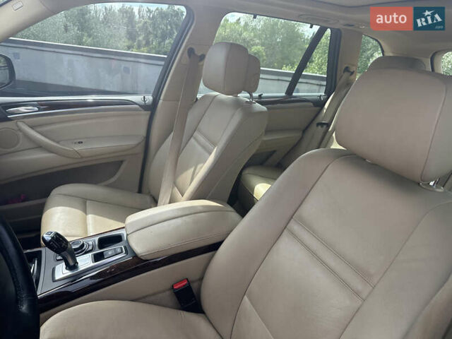 Серый БМВ Х5, объемом двигателя 3 л и пробегом 220 тыс. км за 16500 $, фото 17 на Automoto.ua