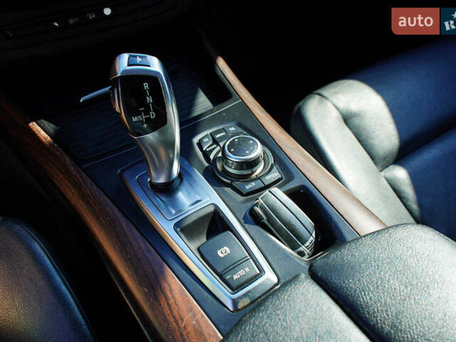 Серый БМВ Х5, объемом двигателя 3 л и пробегом 258 тыс. км за 12950 $, фото 26 на Automoto.ua