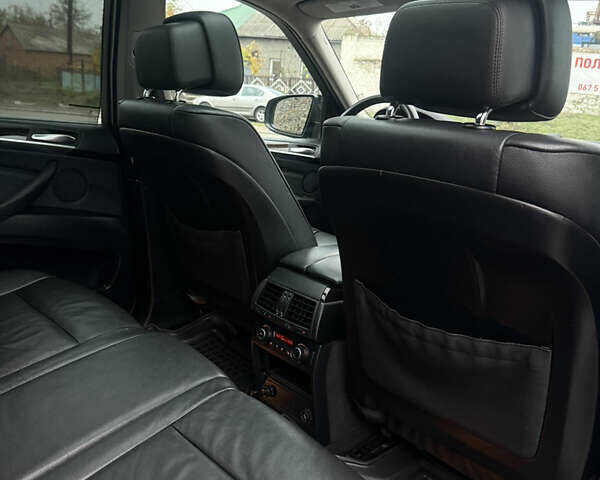 Серый БМВ Х5, объемом двигателя 2.98 л и пробегом 280 тыс. км за 12300 $, фото 6 на Automoto.ua