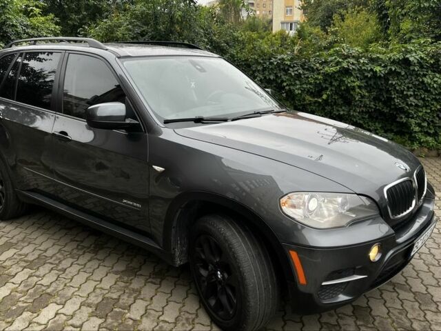 Серый БМВ Х5, объемом двигателя 3 л и пробегом 239 тыс. км за 13200 $, фото 3 на Automoto.ua