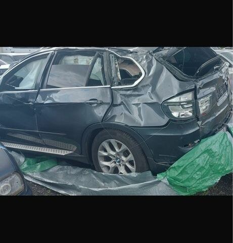 Серый БМВ Х5, объемом двигателя 3 л и пробегом 309 тыс. км за 5000 $, фото 6 на Automoto.ua