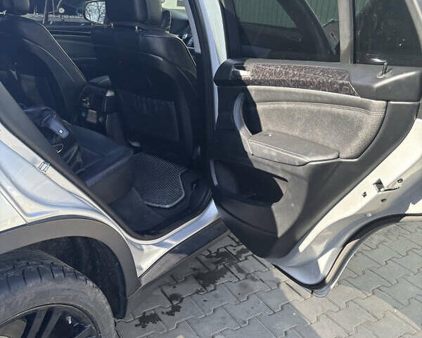 Серый БМВ Х5, объемом двигателя 2.98 л и пробегом 275 тыс. км за 13000 $, фото 6 на Automoto.ua