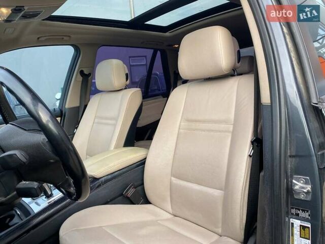 Серый БМВ Х5, объемом двигателя 2.98 л и пробегом 324 тыс. км за 12900 $, фото 18 на Automoto.ua