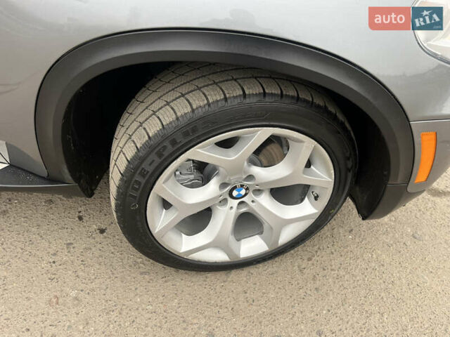 Серый БМВ Х5, объемом двигателя 3 л и пробегом 242 тыс. км за 18450 $, фото 35 на Automoto.ua
