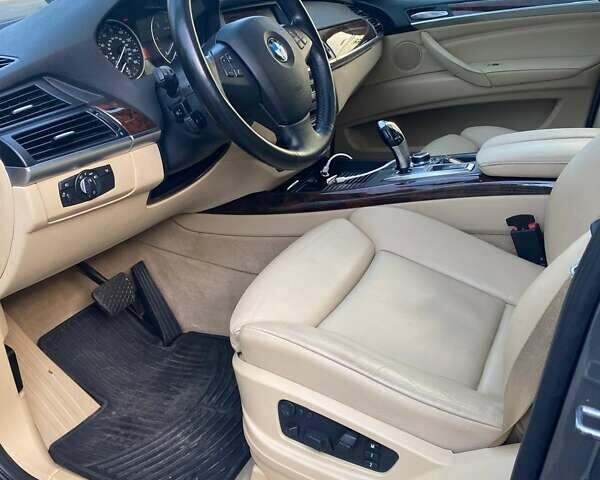 Серый БМВ Х5, объемом двигателя 2.98 л и пробегом 226 тыс. км за 19300 $, фото 10 на Automoto.ua