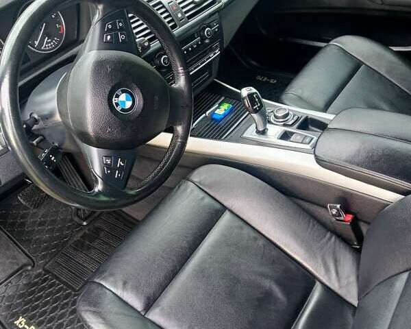 Сірий БМВ Х5, об'ємом двигуна 2.98 л та пробігом 258 тис. км за 14400 $, фото 10 на Automoto.ua