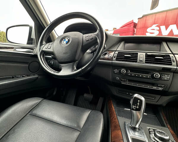 Серый БМВ Х5, объемом двигателя 2.99 л и пробегом 320 тыс. км за 17900 $, фото 26 на Automoto.ua