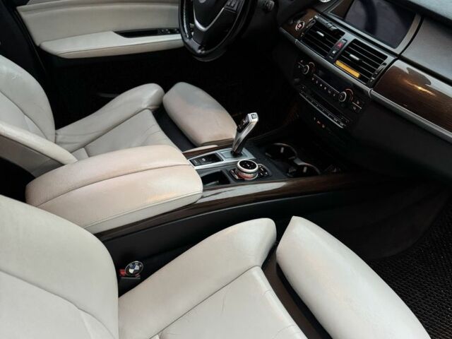 Сірий БМВ Х5, об'ємом двигуна 3 л та пробігом 229 тис. км за 12900 $, фото 20 на Automoto.ua