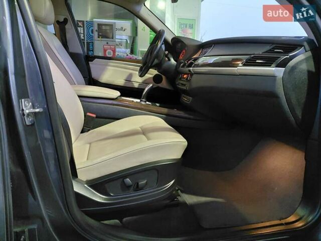 Серый БМВ Х5, объемом двигателя 3 л и пробегом 250 тыс. км за 15700 $, фото 14 на Automoto.ua