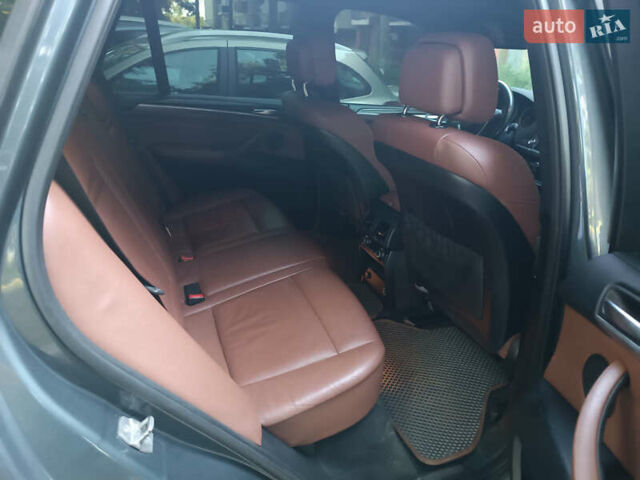 Серый БМВ Х5, объемом двигателя 3 л и пробегом 340 тыс. км за 16500 $, фото 16 на Automoto.ua