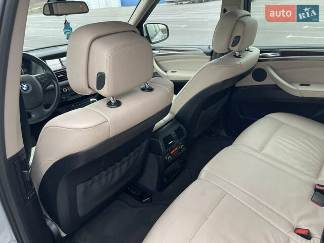 Сірий БМВ Х5, об'ємом двигуна 3 л та пробігом 285 тис. км за 15600 $, фото 33 на Automoto.ua