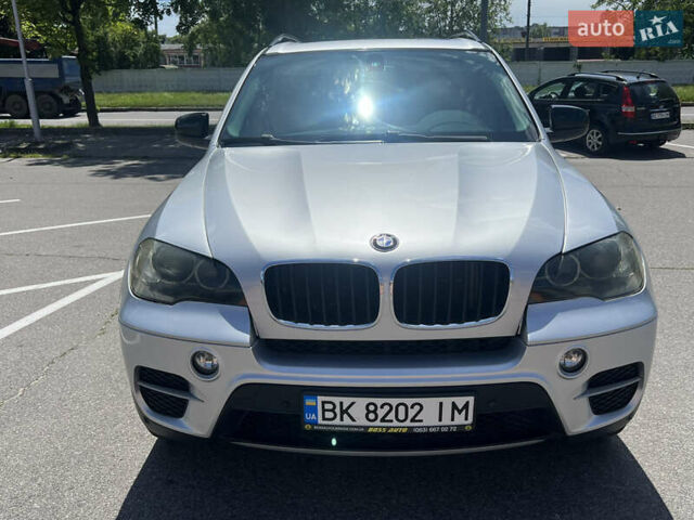 Серый БМВ Х5, объемом двигателя 2.98 л и пробегом 285 тыс. км за 15999 $, фото 2 на Automoto.ua