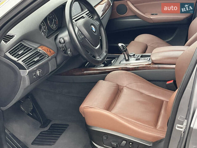Серый БМВ Х5, объемом двигателя 3 л и пробегом 328 тыс. км за 16950 $, фото 24 на Automoto.ua