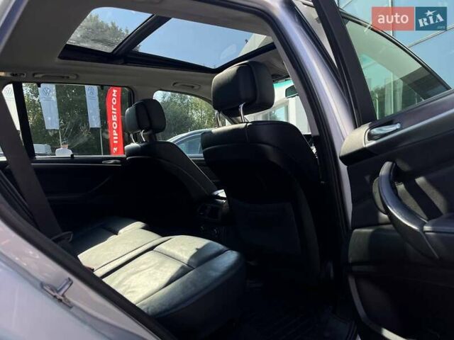 Серый БМВ Х5, объемом двигателя 3 л и пробегом 258 тыс. км за 12950 $, фото 35 на Automoto.ua