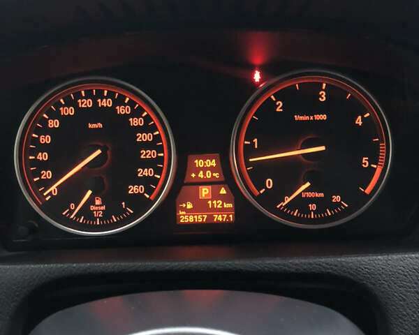 Сірий БМВ Х5, об'ємом двигуна 3 л та пробігом 258 тис. км за 18000 $, фото 14 на Automoto.ua