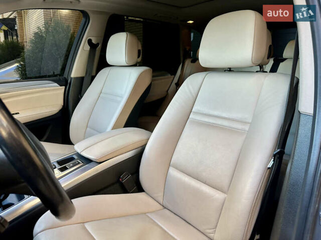 Серый БМВ Х5, объемом двигателя 3 л и пробегом 311 тыс. км за 16900 $, фото 19 на Automoto.ua