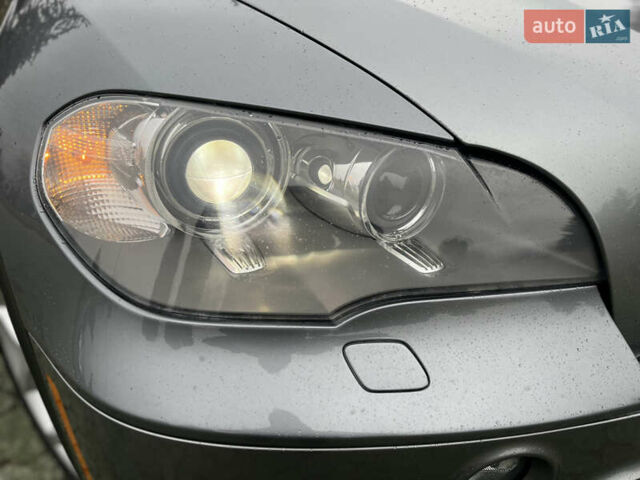 Серый БМВ Х5, объемом двигателя 3 л и пробегом 242 тыс. км за 18450 $, фото 32 на Automoto.ua