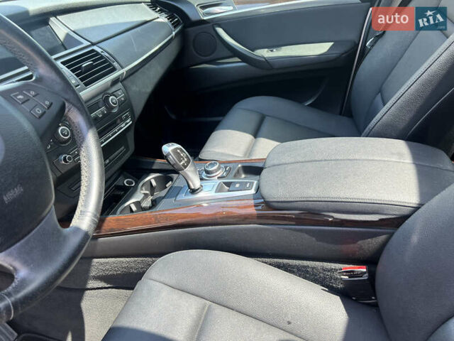 Серый БМВ Х5, объемом двигателя 2.98 л и пробегом 285 тыс. км за 15999 $, фото 33 на Automoto.ua