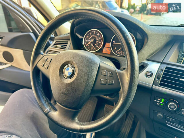 Серый БМВ Х5, объемом двигателя 3 л и пробегом 311 тыс. км за 16900 $, фото 17 на Automoto.ua