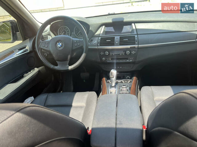 Серый БМВ Х5, объемом двигателя 2.98 л и пробегом 285 тыс. км за 15999 $, фото 29 на Automoto.ua