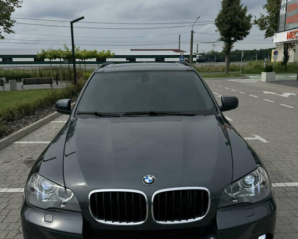 Серый БМВ Х5, объемом двигателя 2.99 л и пробегом 230 тыс. км за 18200 $, фото 7 на Automoto.ua