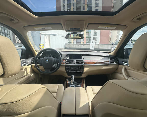 Серый БМВ Х5, объемом двигателя 3 л и пробегом 220 тыс. км за 16500 $, фото 19 на Automoto.ua