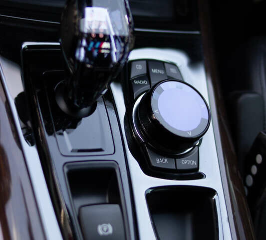 Сірий БМВ Х5, об'ємом двигуна 2.99 л та пробігом 170 тис. км за 26000 $, фото 13 на Automoto.ua