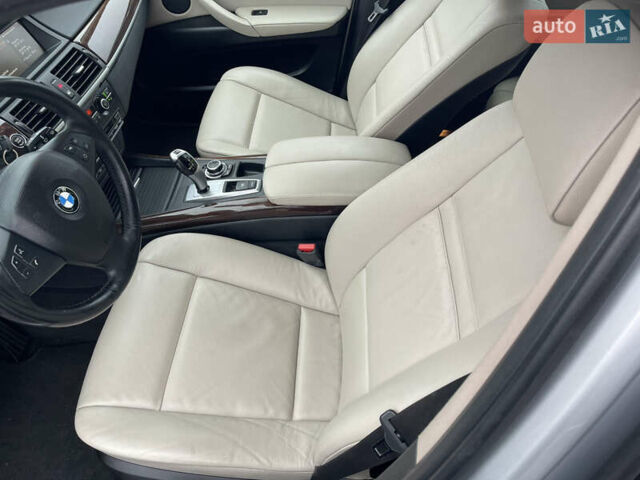 Сірий БМВ Х5, об'ємом двигуна 3 л та пробігом 285 тис. км за 15600 $, фото 28 на Automoto.ua