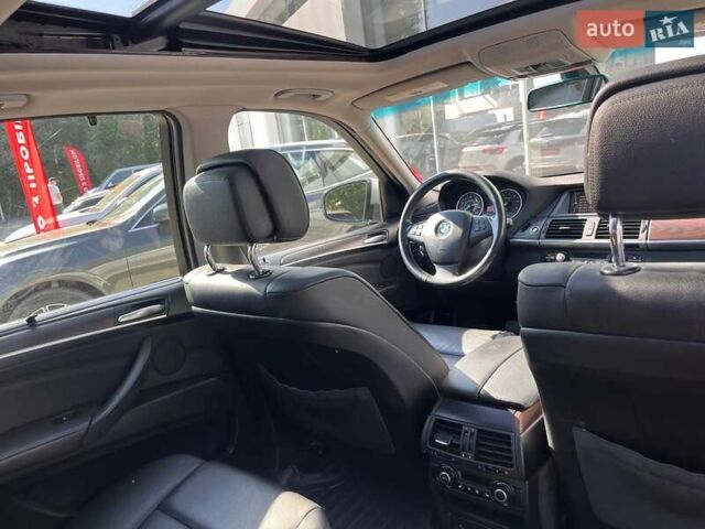 Серый БМВ Х5, объемом двигателя 3 л и пробегом 258 тыс. км за 12950 $, фото 40 на Automoto.ua