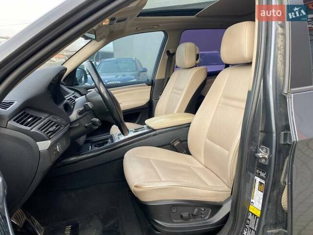 Серый БМВ Х5, объемом двигателя 2.98 л и пробегом 324 тыс. км за 12900 $, фото 17 на Automoto.ua