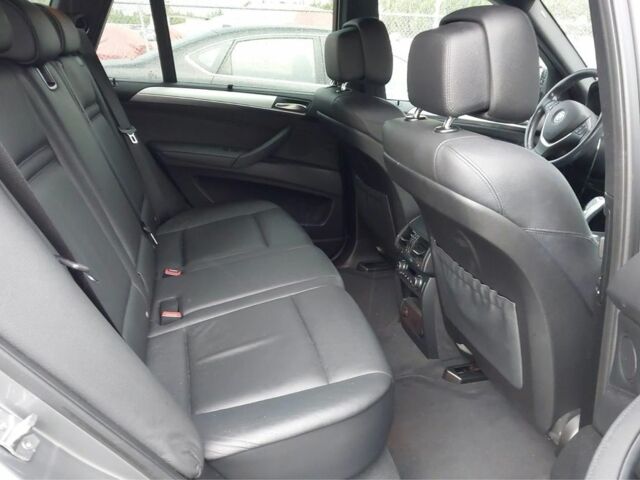 Серый БМВ Х5, объемом двигателя 3 л и пробегом 192 тыс. км за 10000 $, фото 9 на Automoto.ua