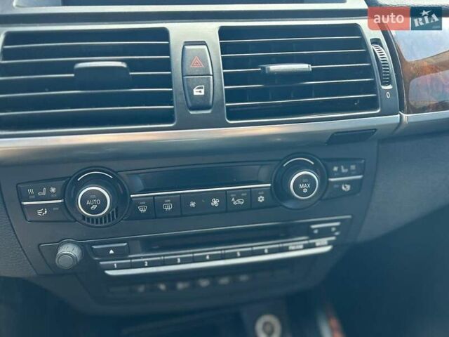 Серый БМВ Х5, объемом двигателя 2.98 л и пробегом 195 тыс. км за 13200 $, фото 16 на Automoto.ua