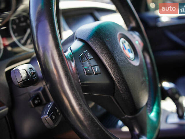 Серый БМВ Х5, объемом двигателя 3 л и пробегом 258 тыс. км за 12950 $, фото 19 на Automoto.ua