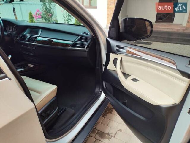 Серый БМВ Х5, объемом двигателя 2.98 л и пробегом 267 тыс. км за 15000 $, фото 13 на Automoto.ua