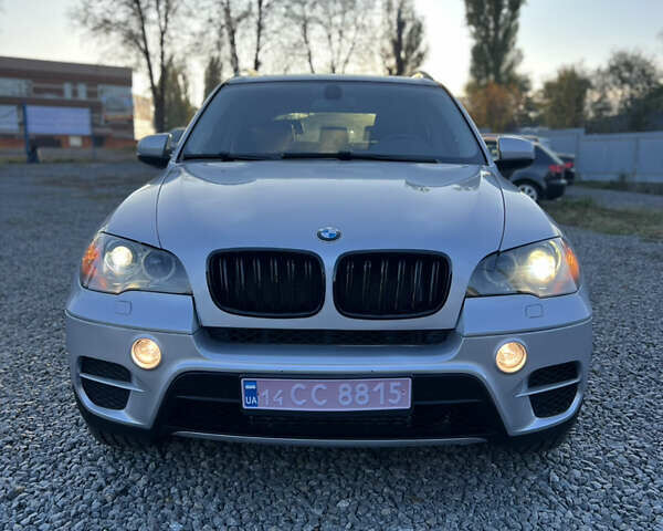 Серый БМВ Х5, объемом двигателя 3 л и пробегом 284 тыс. км за 16500 $, фото 1 на Automoto.ua