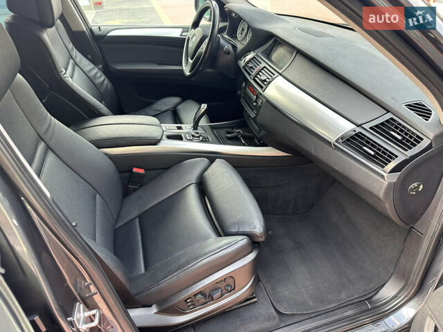 Сірий БМВ Х5, об'ємом двигуна 3 л та пробігом 290 тис. км за 18900 $, фото 54 на Automoto.ua
