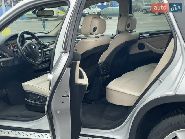 Сірий БМВ Х5, об'ємом двигуна 3 л та пробігом 285 тис. км за 15600 $, фото 35 на Automoto.ua