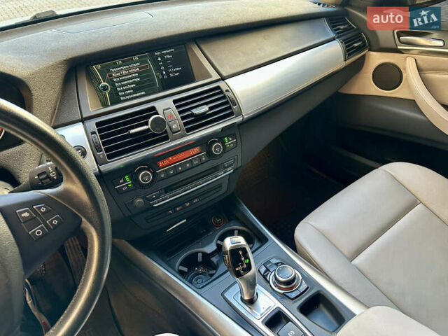 Серый БМВ Х5, объемом двигателя 3 л и пробегом 311 тыс. км за 16900 $, фото 16 на Automoto.ua