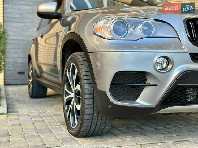 Серый БМВ Х5, объемом двигателя 3 л и пробегом 311 тыс. км за 16900 $, фото 39 на Automoto.ua