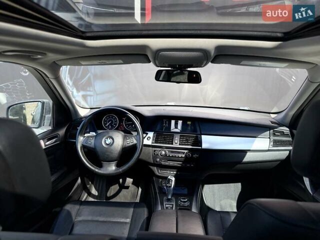 Серый БМВ Х5, объемом двигателя 3 л и пробегом 253 тыс. км за 15800 $, фото 19 на Automoto.ua